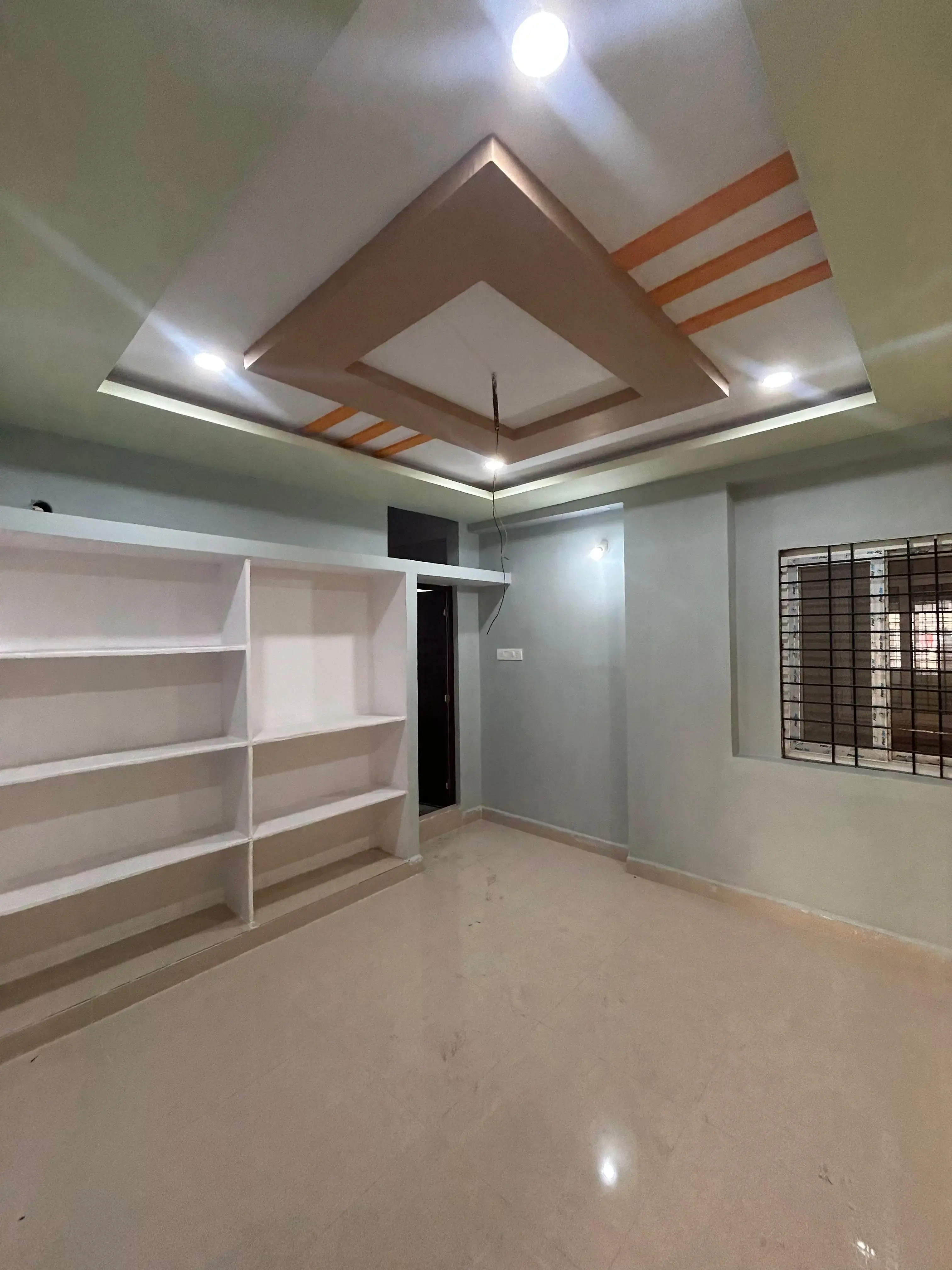 FLATS FOR SALE AT KURMANNAPALEM, FLATS SALE IN KURMANNAPALEM