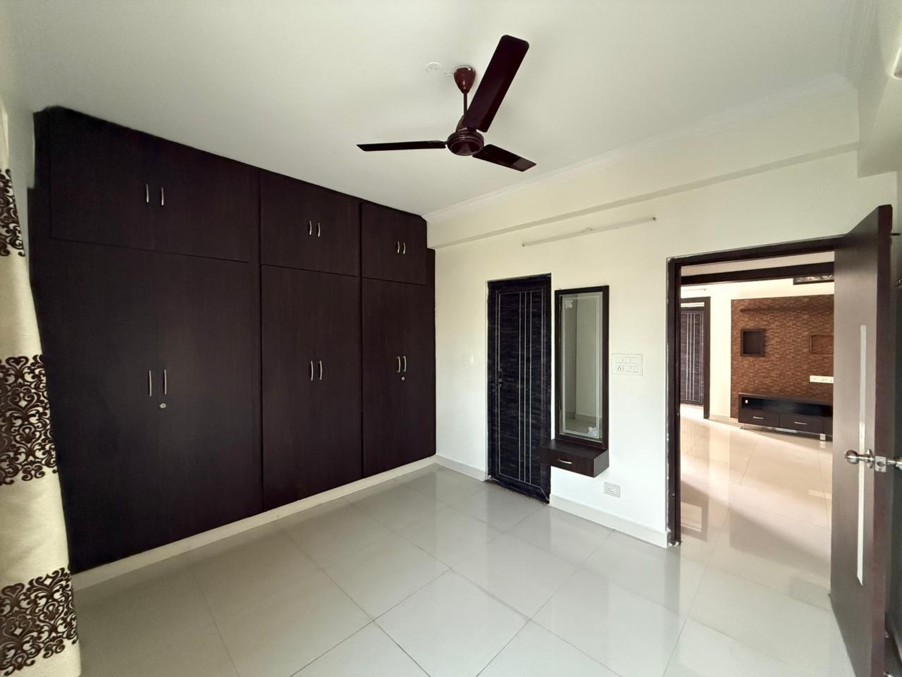 FLAT FOR SALE IN HP COLONY, FLAT FOR SALE IN KRM COLONY