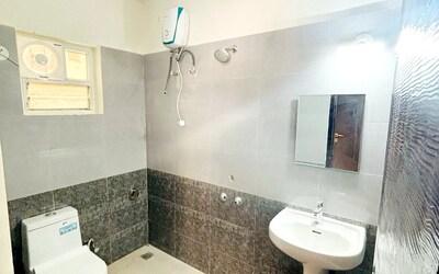 Luxury Flat for sale in murali nagar Vizag , FLATS SALE IN MURALI NAGAR